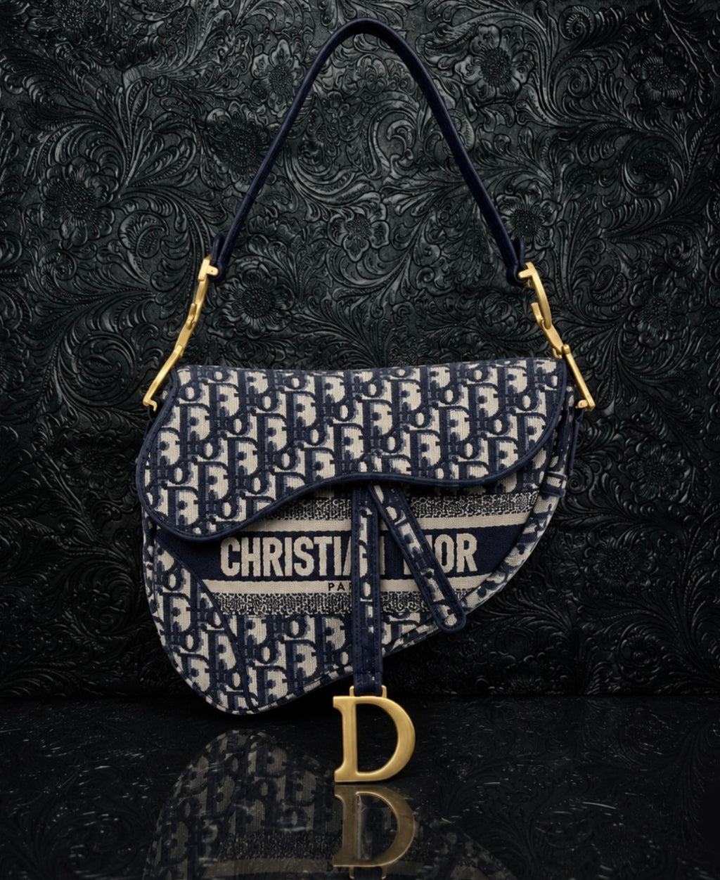Christian D. purse