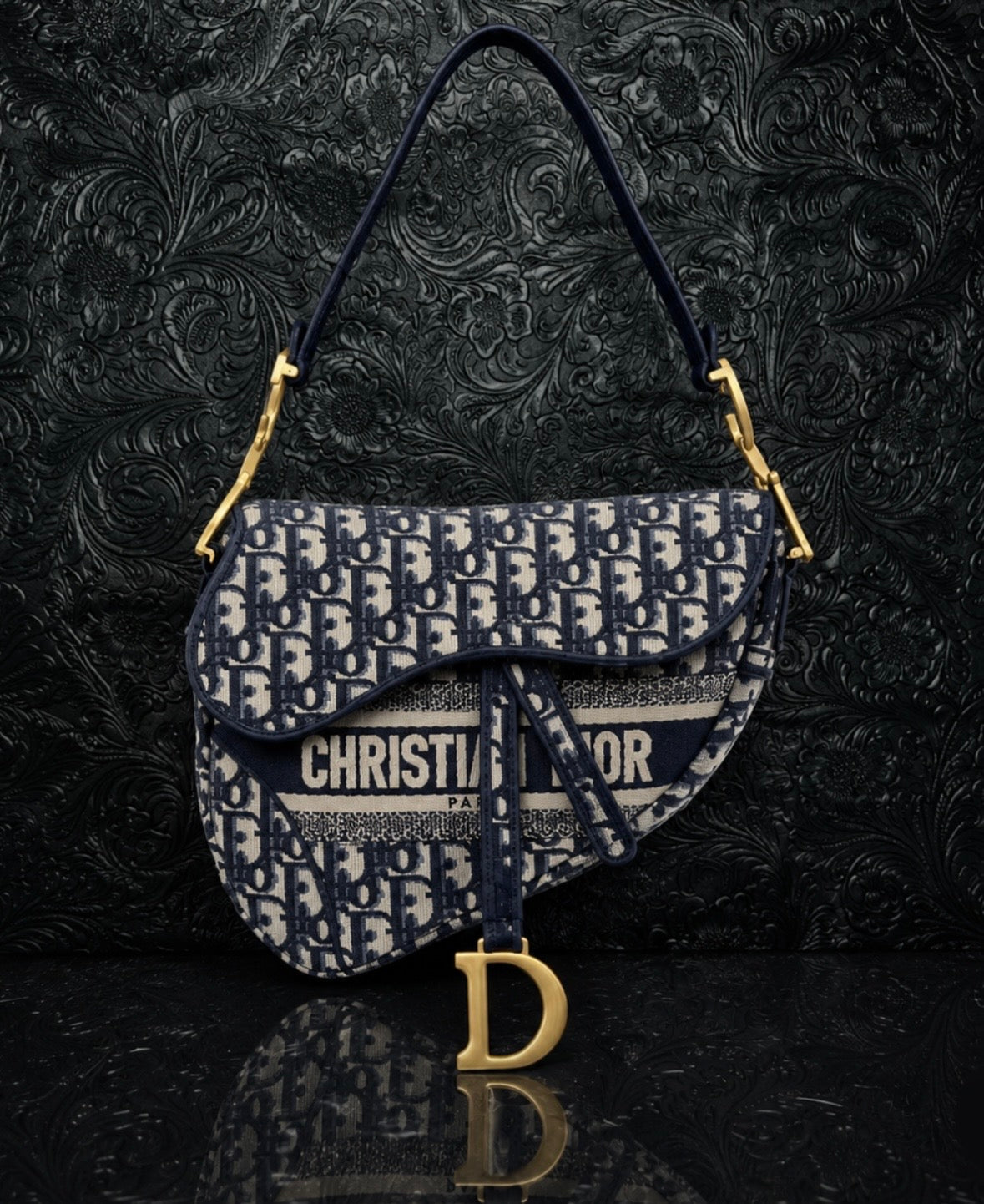 Christian D. purse