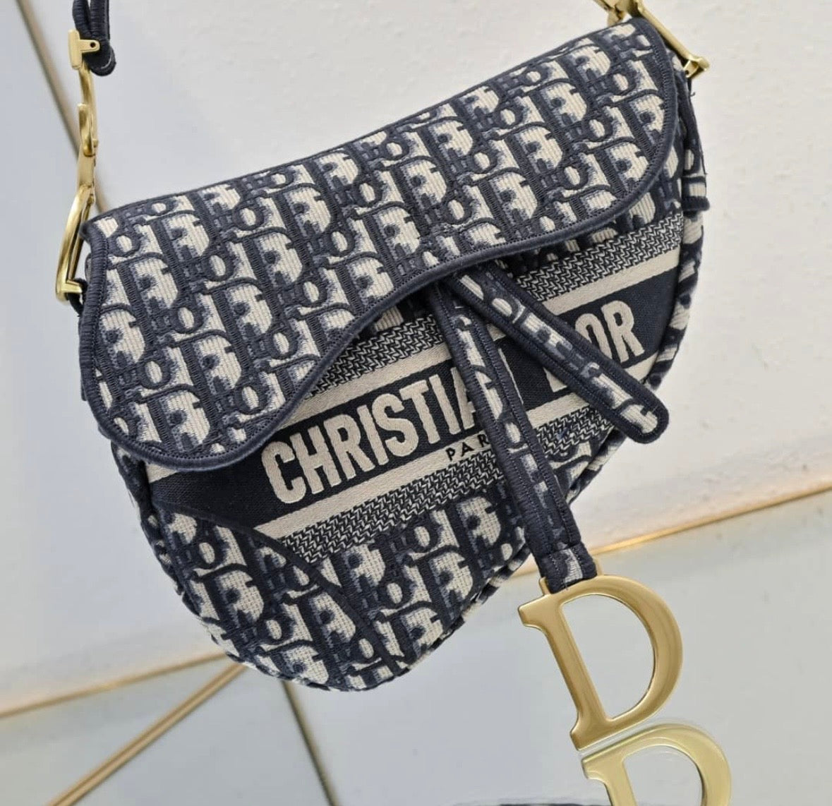 Christian D. purse