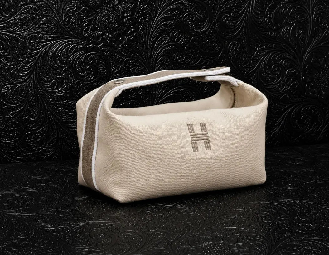 Hermis pouch Foreign Gallery Foreign Gallery